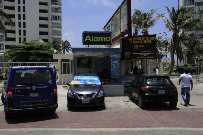 Combaten la corrupción con cambios de placas en autos rentados