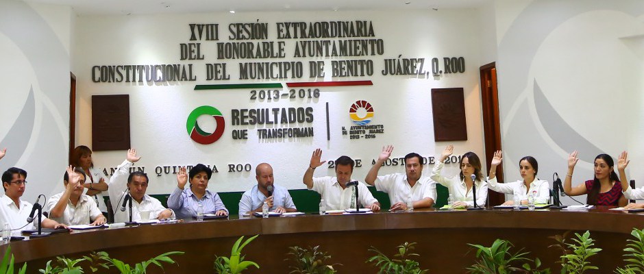 COCINA CABILDO NEGOCIAZO: A puerta cerrada, aprueban instalación de 864 paraderos en Cancún que serán concesionados a un particular