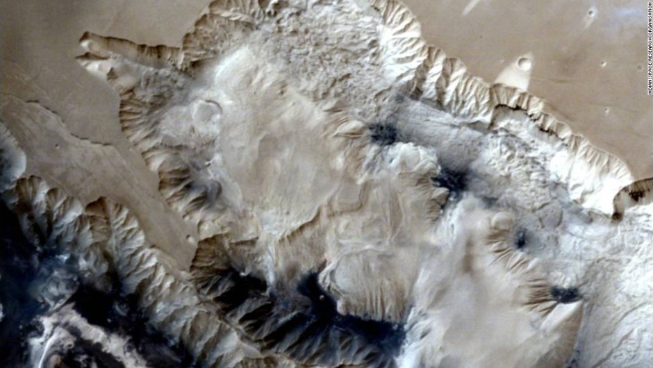 Nave espacial india capta impresionantes paisajes de Marte