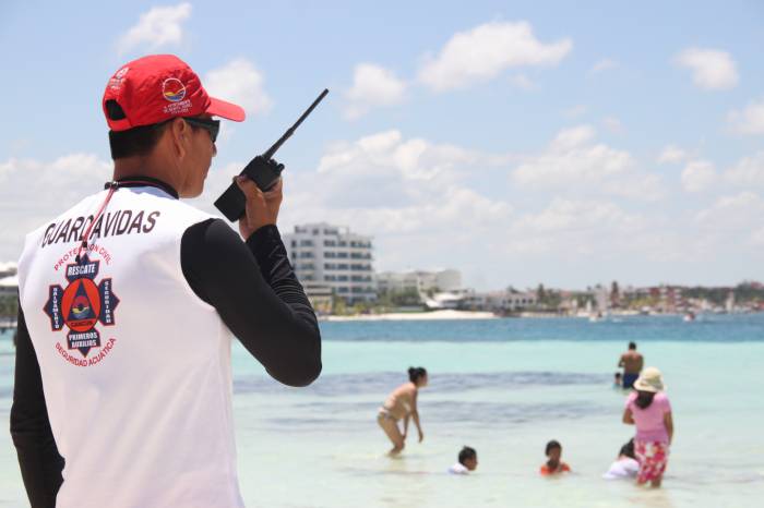 Aprende lo necesario para ser guardavidas; es gratis