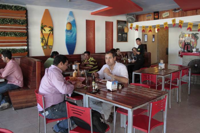 Temporada vacacional ‘revive’ las ventas en negocios del centro