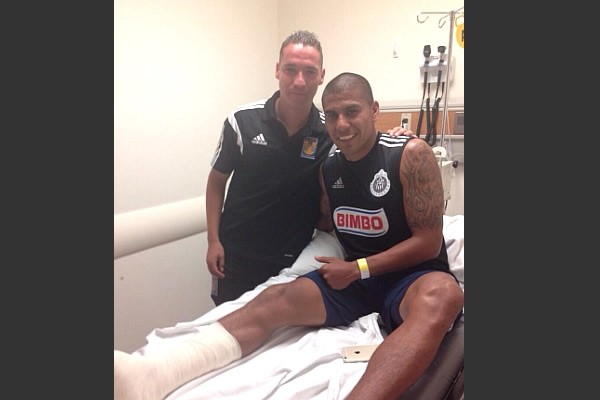 Carlos Salcido sufrió esguince de tobillo