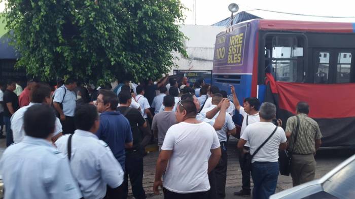 Estalla lío sindical en Autocar; afectan a 33 rutas