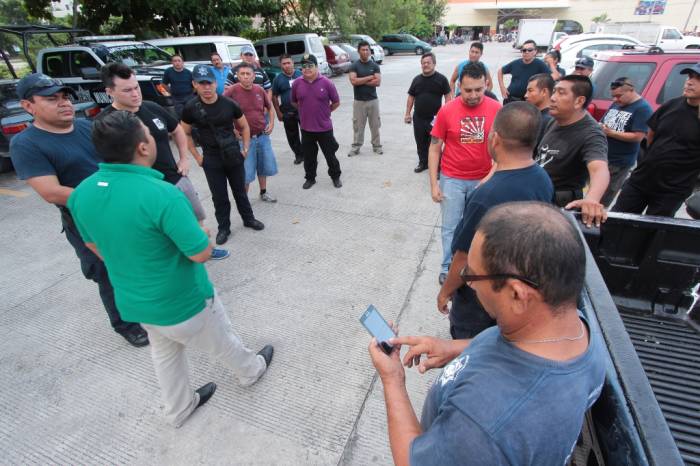 Capacitan policías para hacer detenciones legales