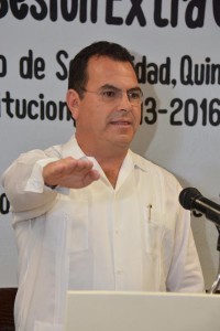 Rafael Castro tomando protesta