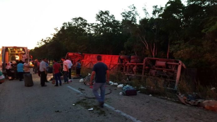 ¡Tragedia! 10 muertos por accidente en carretera a Tulum