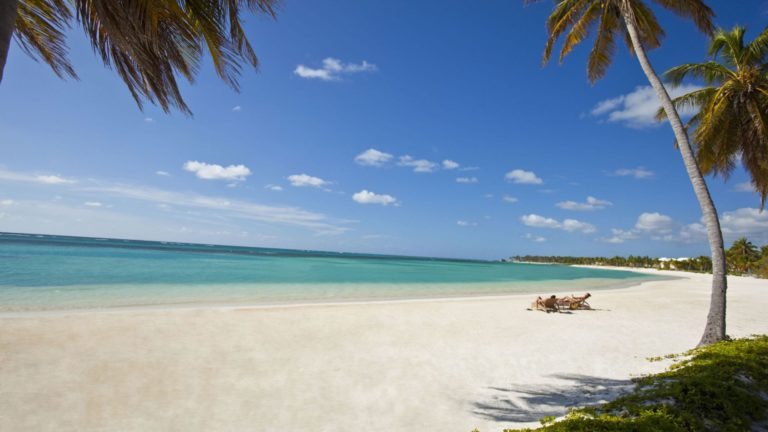 Supera Punta Cana en derrama económica por turismo a la Riviera Maya