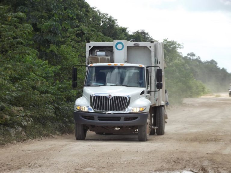tiraderos de basura clandestinos en Playa del Carmen