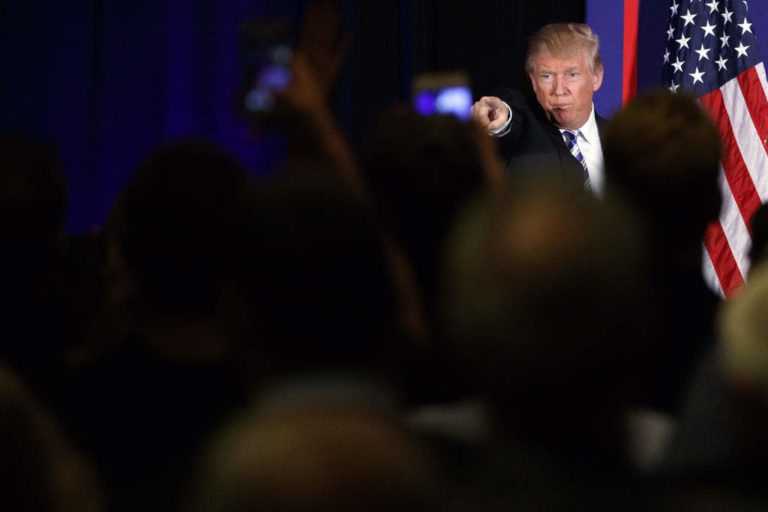 EU pagará por el muro pero México lo reembolsará: Trump