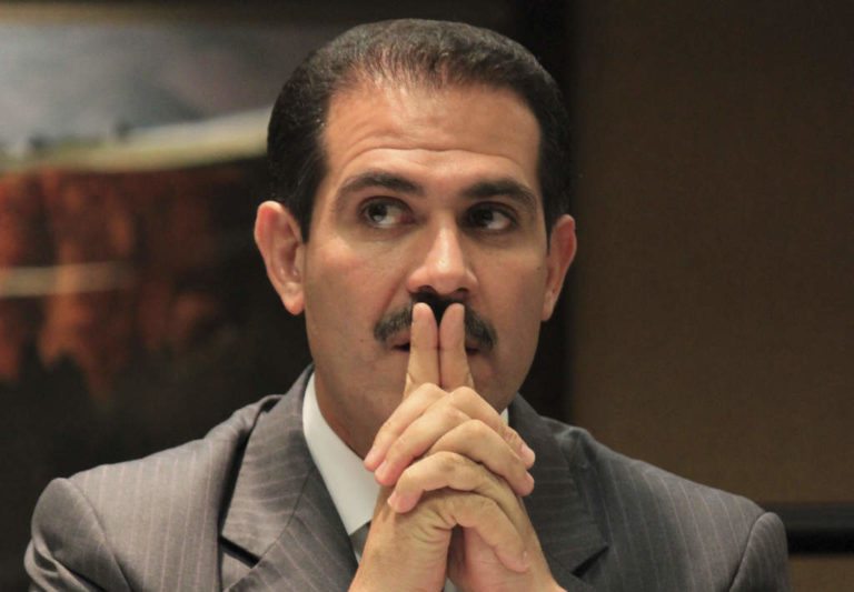 Quitan una de dos suspensiones contra detención de Padrés