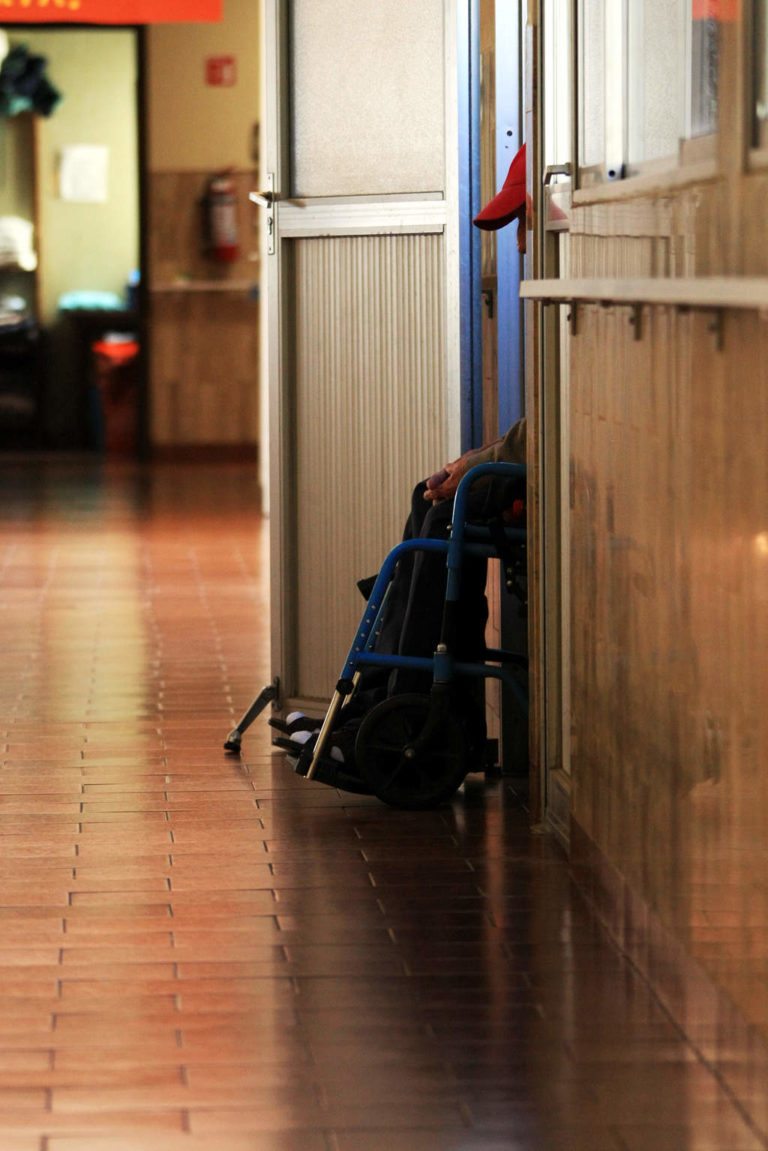 Van por castigo a quien abandone a adultos mayores