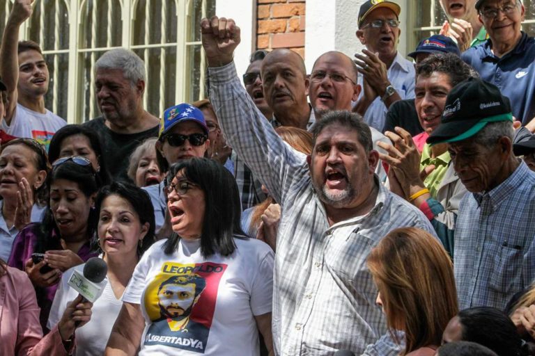 Oposición denuncia decisión