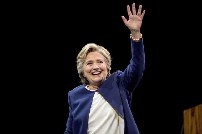 Mantiene Clinton ventaja de 50 puntos sobre Trump entre hispanos