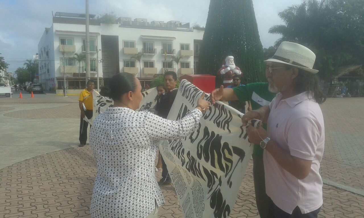 Exigen acceso público a las playas de Puerto Aventuras