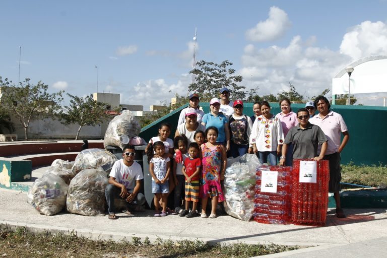 PROMUEVE GOBIERNO DE SOLIDARIDAD  RECICLAJE CON LIMPIEZA DE PARQUES