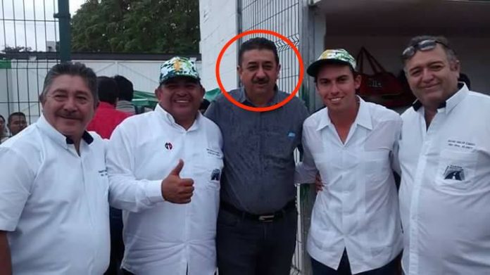 Lider taxista amigo de Remberto amenaza a Quintana Roo