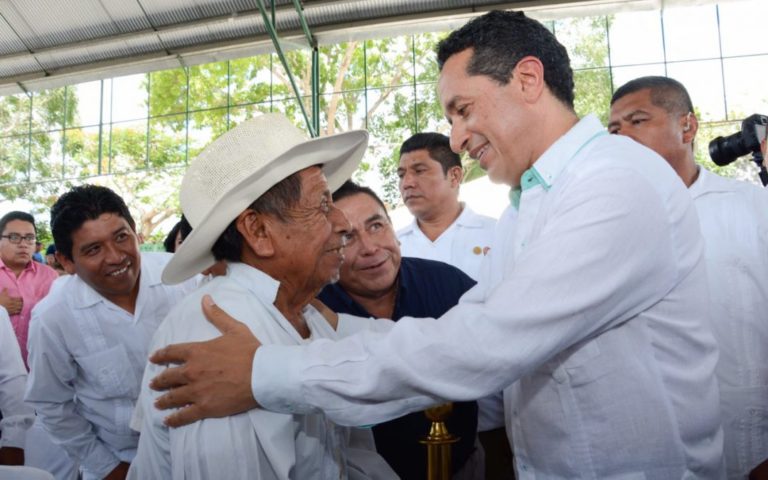 Carlos Joaquín asiste a la conmemoración del 170 aniversario de la Guerra Social Maya