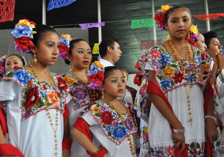 Hoy: muestra cultural y gastronomía de los pueblos originarios