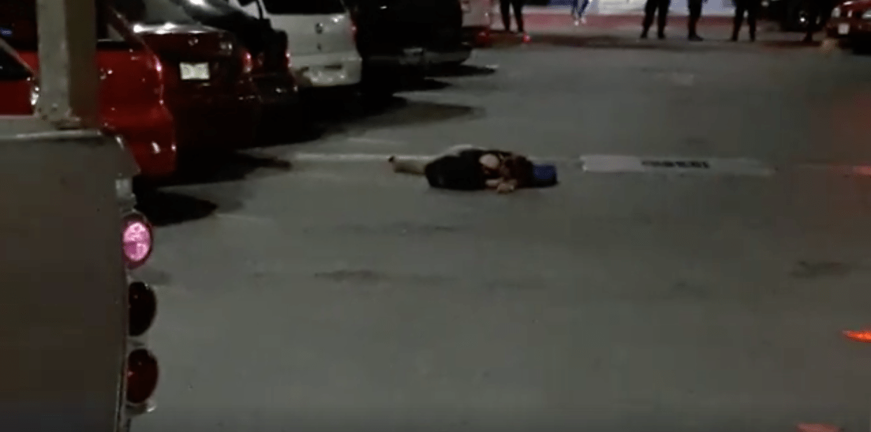 Acribillan a Comandante de la Policía Ministerial y a su familia en la Gran Plaza de Cancún