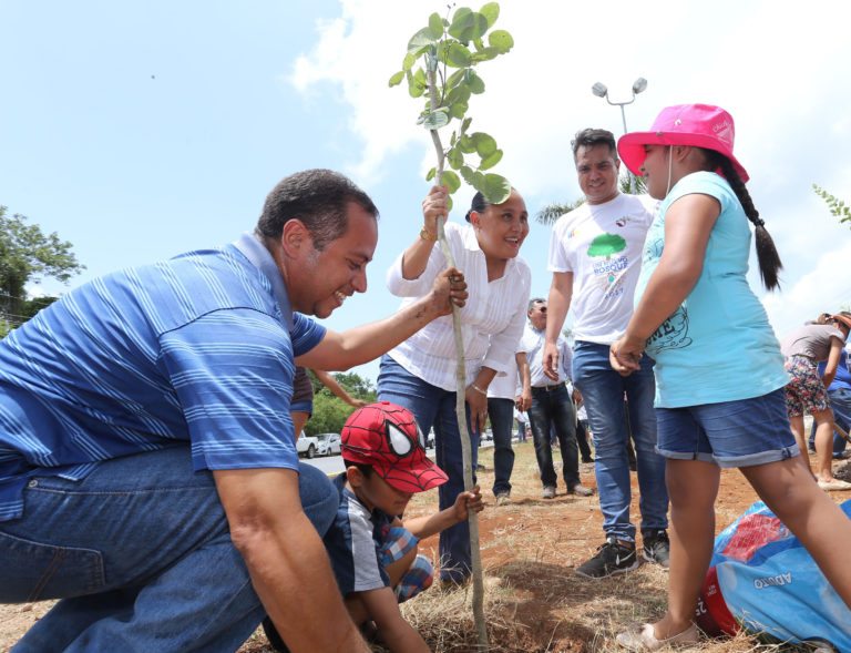 Reafirma Cristina compromiso con el cuidado del medio ambiente
