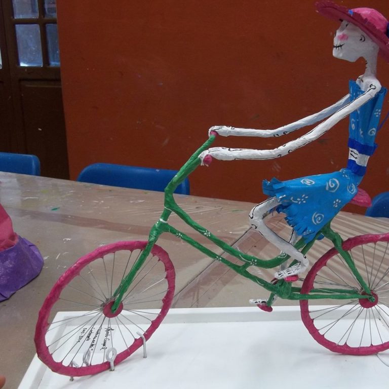 Invitan a solidarenses a concurso de Catrinas y Aluxes