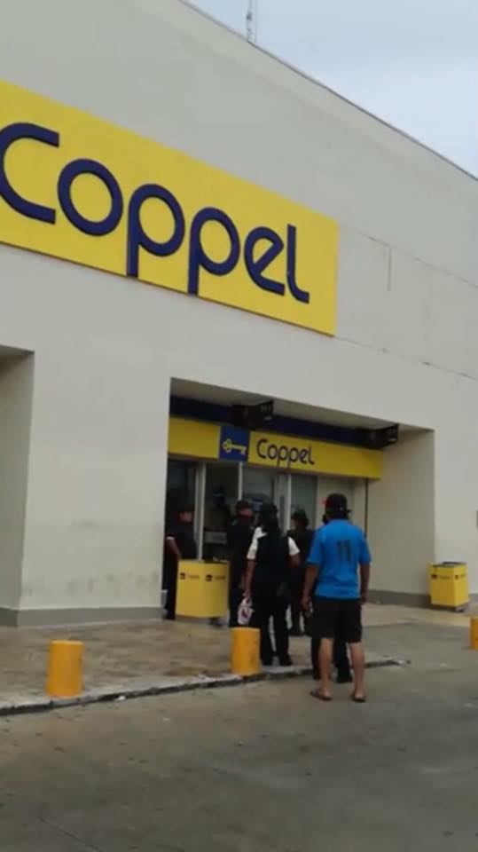 Con balazos y gasolina quería incendiar Coppel en Las Américas