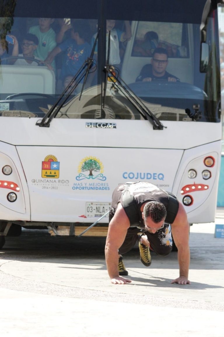 Hombres de acero asombran a Chetumal