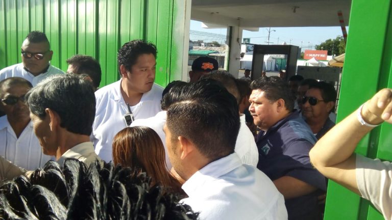 Agreden a reportero en la votación del Sindicato de Taxistas