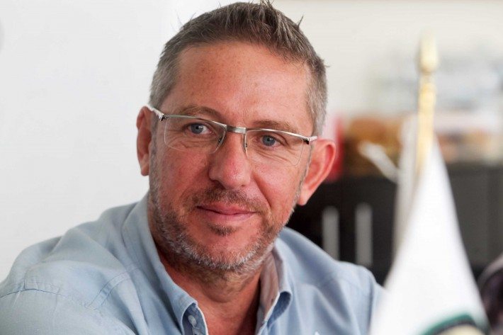 Desiste James Tobin de candidatura independiente