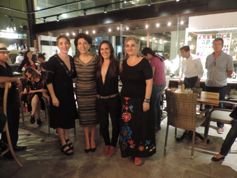 Exponen “náufragas” exposición textil en Playa del Carmen