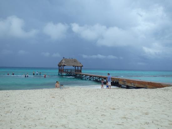 Hotel Azul Fives busca el “perdón” de la Semarnat, por geotextiles que colocó sin permiso en 2015