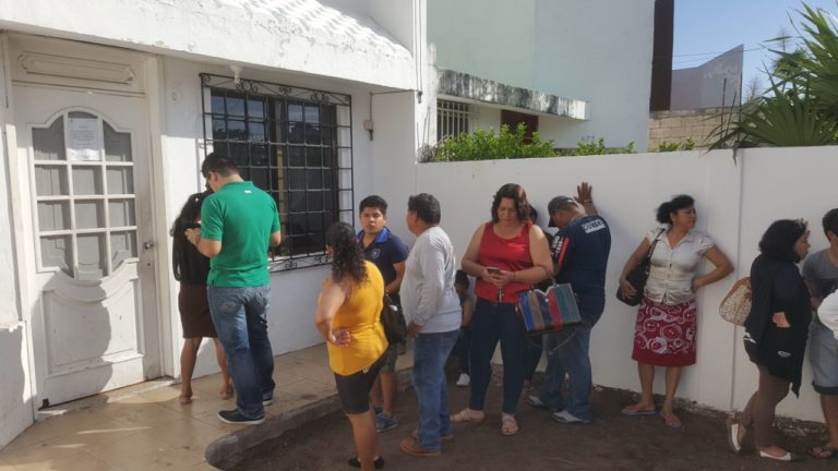 Largas filas en CAPA en último día de descuentos.