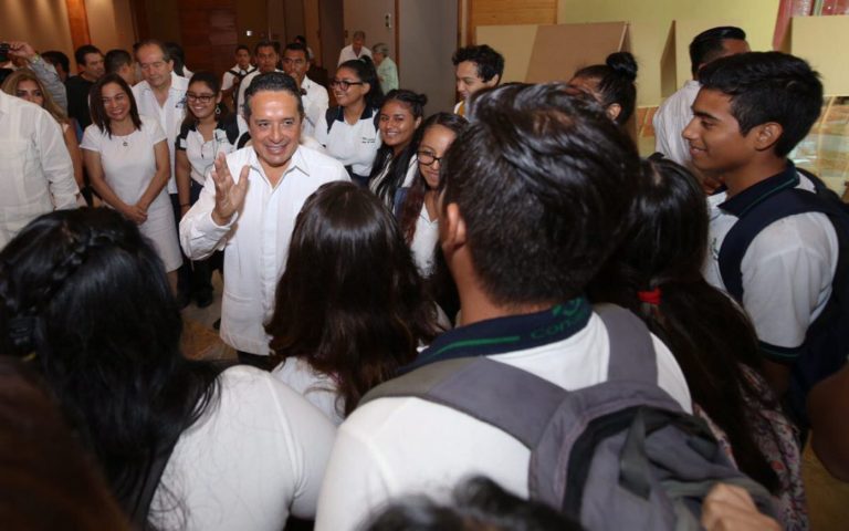 Más de cuatro mil 200 jóvenes emprendedores se capacitaron para iniciar nuevos negocios y generar más empleos: Carlos Joaquín