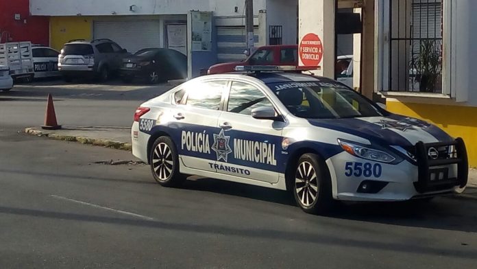 policías desayunan antes de ir a trabajar