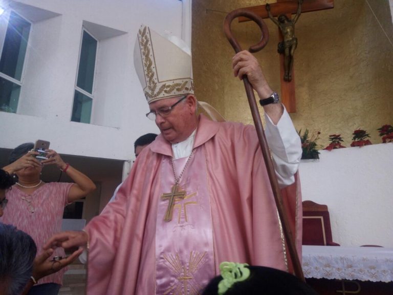 Obispo Pedro Pablo Elizondo pide apoyar a policías