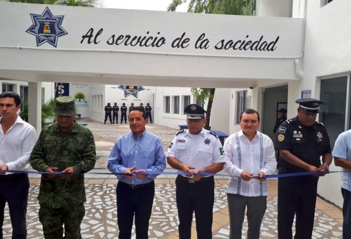 Carlos Joaquin inaugura centro de mado policía estatal en Cancún