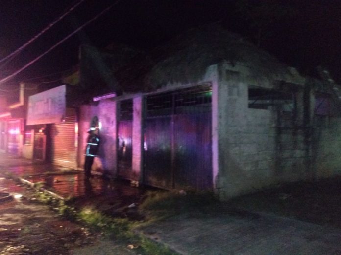 Pirotecnia quema casa en Chetumal