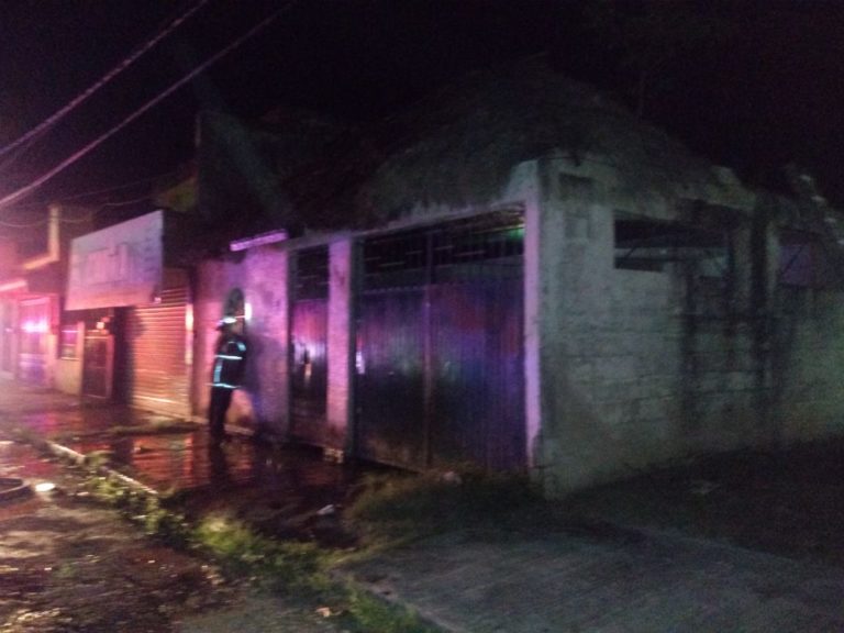 Pirotecnia quema casa en Chetumal