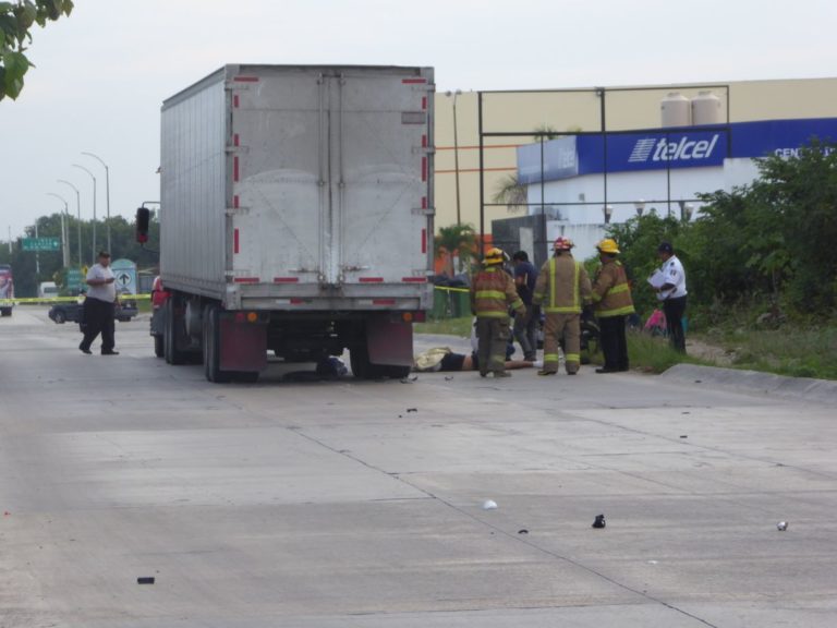 Choque Trailer Playa del Carmen 07122017