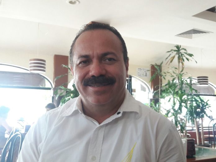 Precandidato al senado, Julián Ricalde