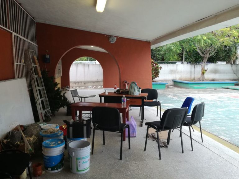 Quedan 400 alumnos sin clases por vicios ocultos en aulas