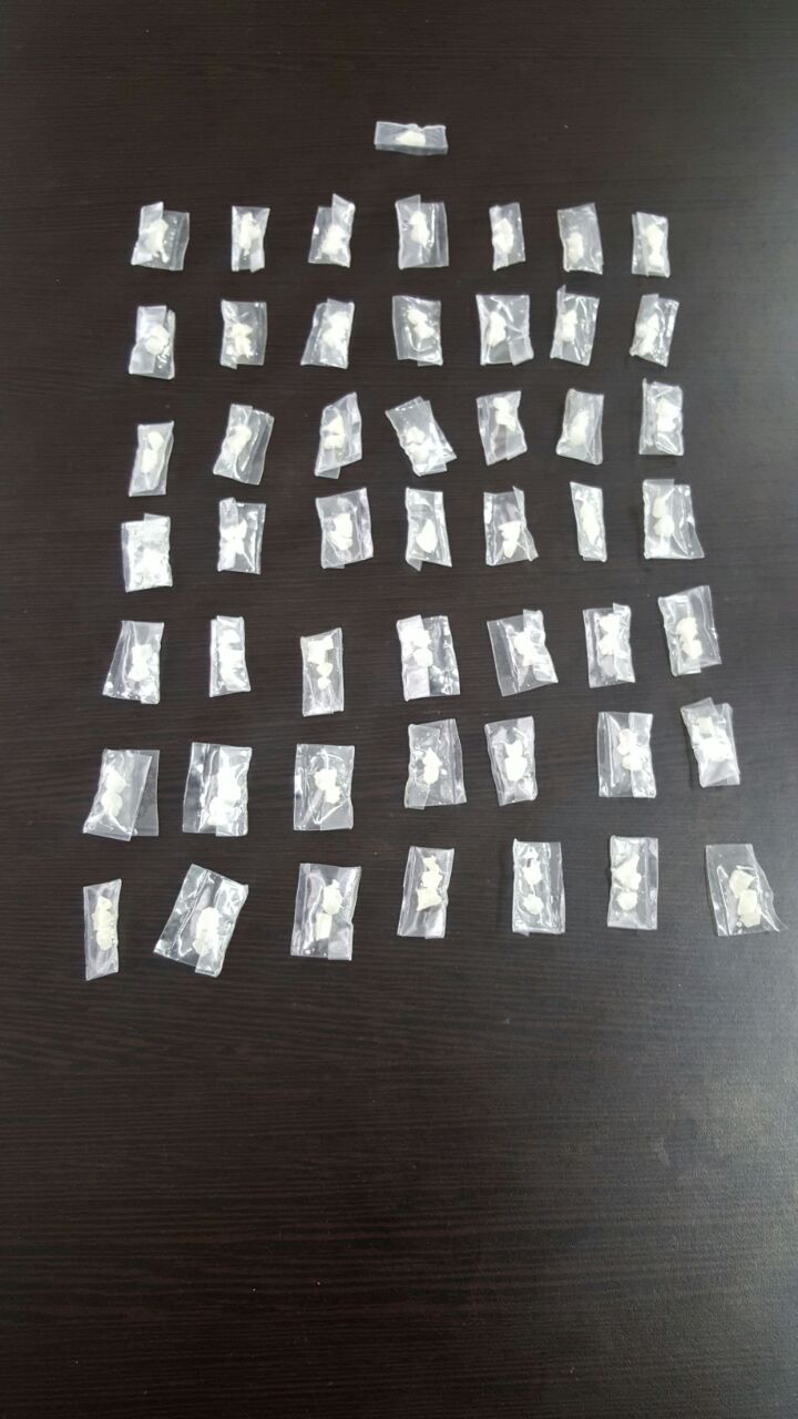 Detienen a hombre con 50 dosis de droga