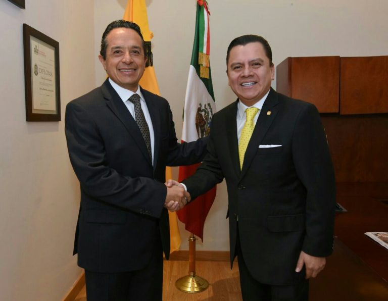 Se reúne Carlos Joaquín con dirigente nacional del PRD