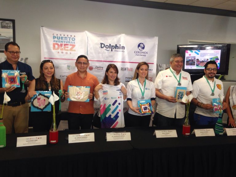 Fundacion Dolphin Discovery presenta su carrera en Puerto Aventuras