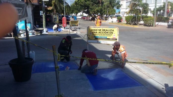 Instalan rampas en calles de Playa del Carmen