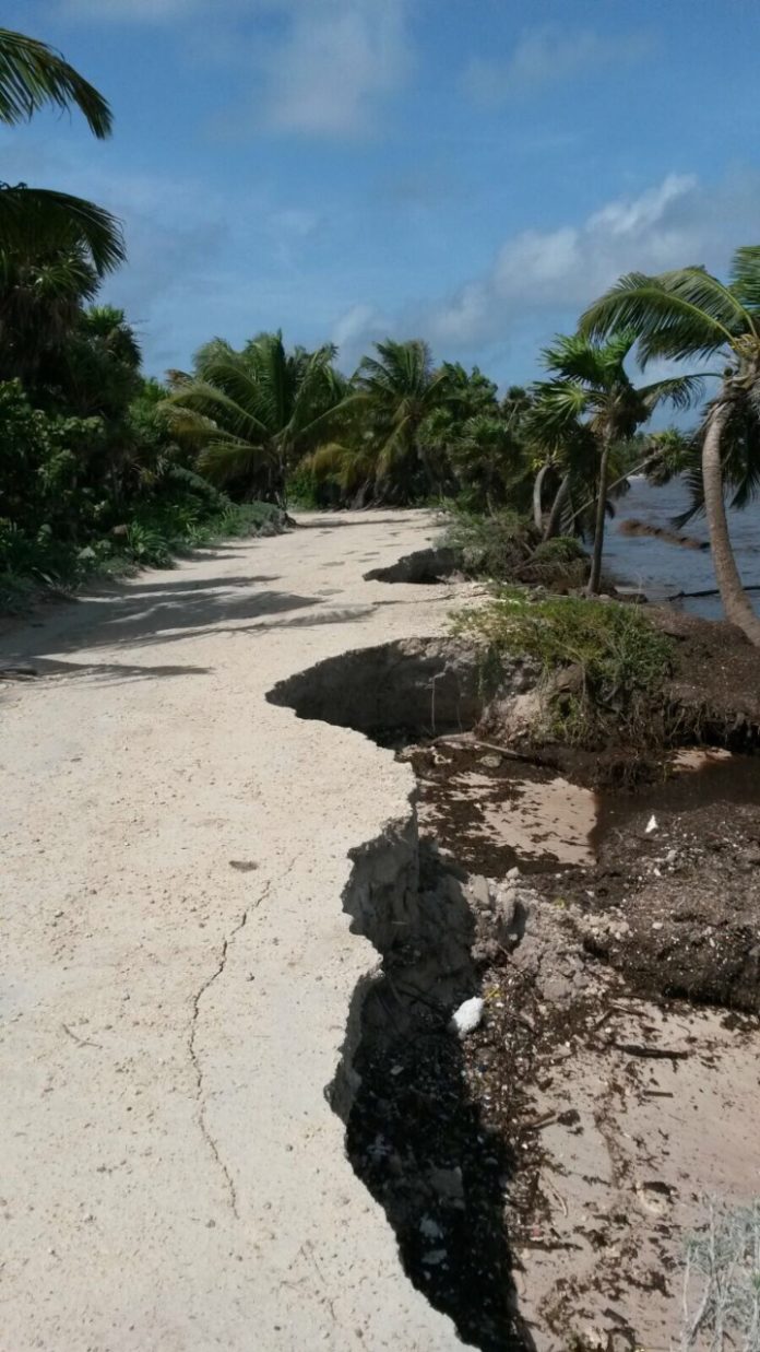 Camino a Punta Allen ya es reparado
