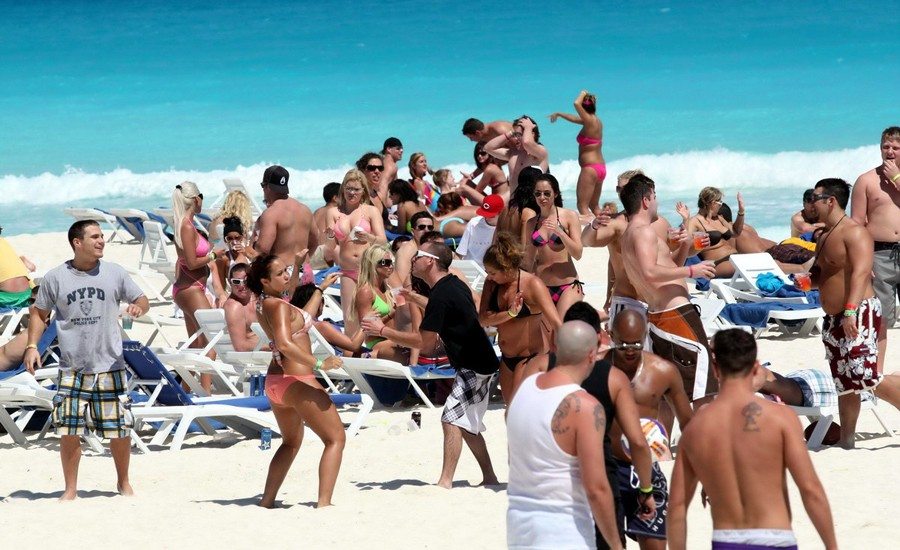 Crece en más de 12% el número de turistas en México