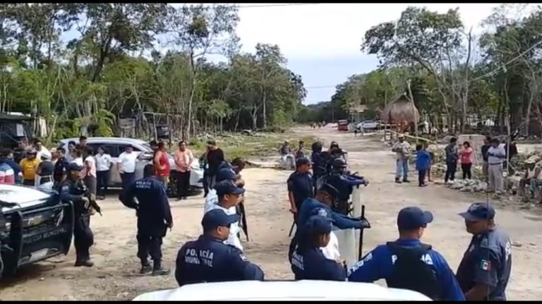 Desafían invasores a policías en Tulum