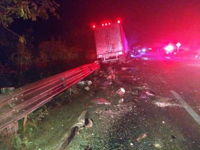 Carreterazo en la Escárcega-Chetumal deja 9 fallecidos