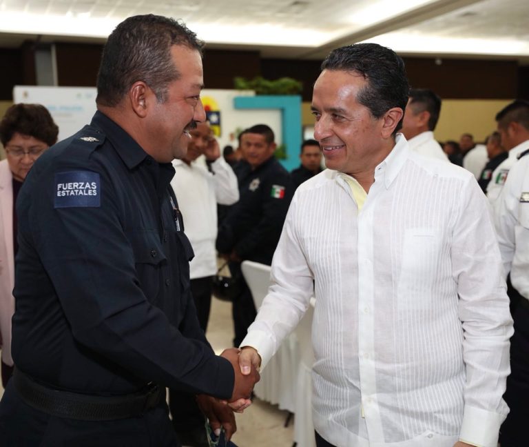 Con policías mejor preparados, que tengan mejores condiciones de vida, se recupera la tranquilidad de la gente: Carlos Joaquín